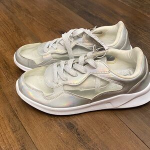Place Holographic White Kids Sneakers